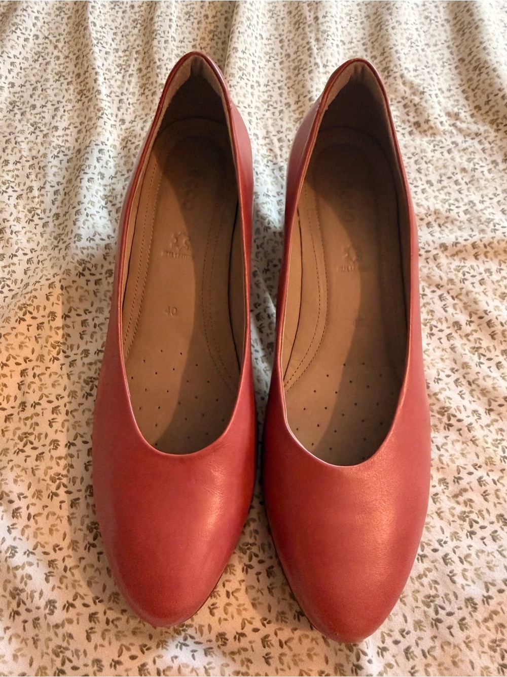 Ecco Women's Leather Ballet Flats in Rose